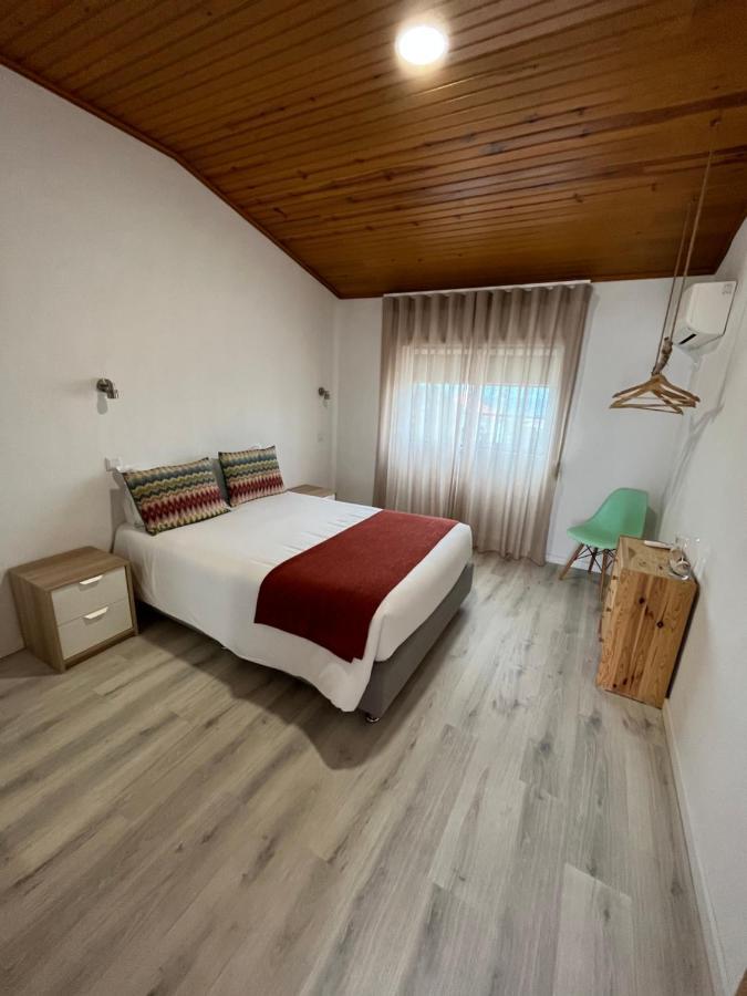 Zulla Nazaré`s Surf Village *