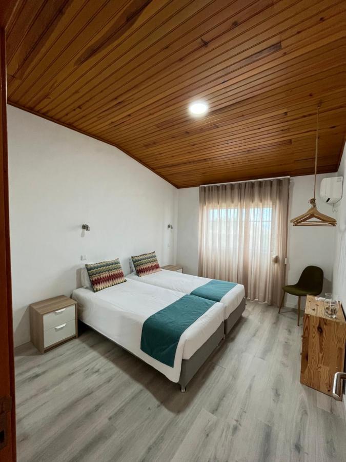 Zulla Nazaré`s Surf Village *