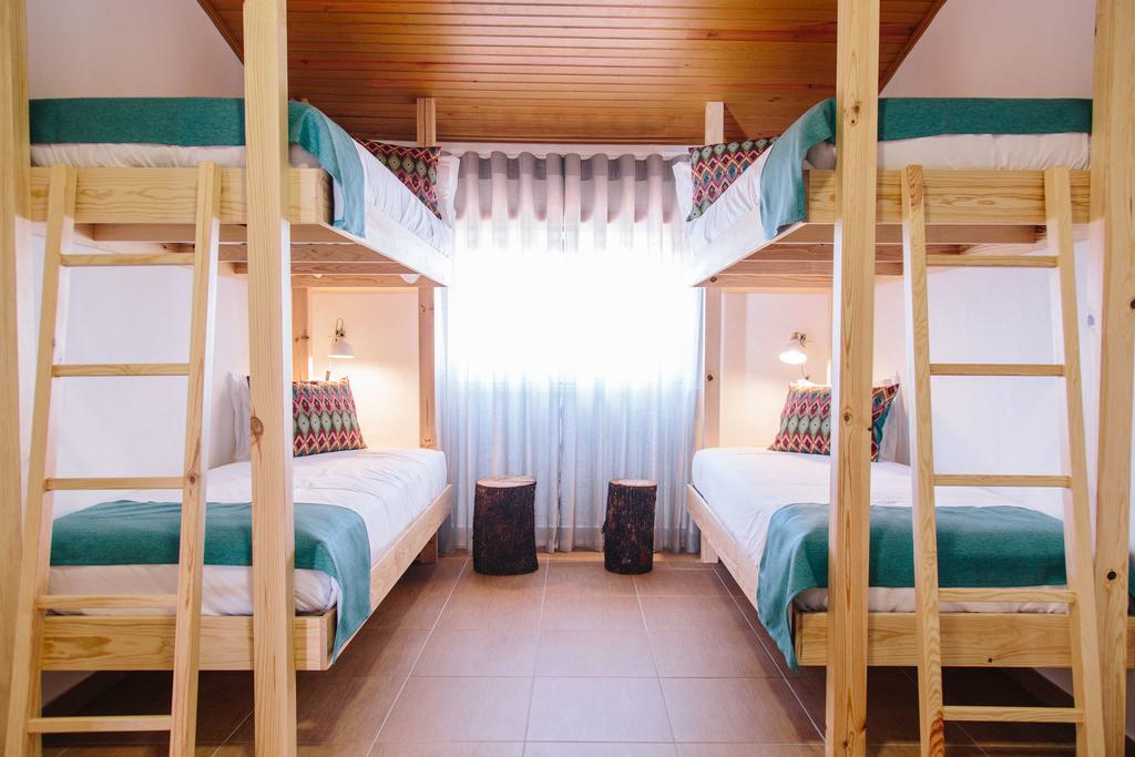 Zulla Nazaré`s Surf Village Maison d'hôtes